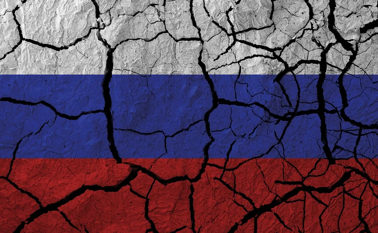 Russia-flag-cracks